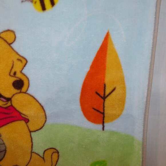 Disney Winnie the Pooh Honey Pot Bumble Bee Vintage Fleece Baby Blanket 30 x 39 - Picture 4 of 8